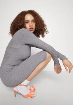 Even&Odd V AUSSCHNITT RIPP MINI STRICKKLEID - Etuikleid - Mottled Grey -Even&Odd 1cb9bb6a27254b0ea1b025c59b0ad877
