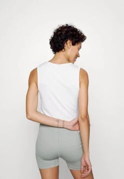 Top - Off-white -Even&Odd 7e3c4444f2f94154b3e5ab06f132af3b