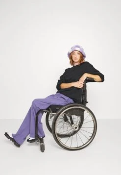 Even&Odd Sweatshirt - Black 10 Even&Odd Sweatshirt - Black -Even&Odd 9d81dc34743b4439baa05070e9cc0b69