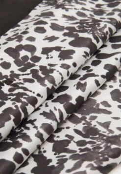 Even&Odd Tuch - Black 8 Even&Odd Tuch - Black -Even&Odd edfe8df1a9234a8e99fb163a54da409b